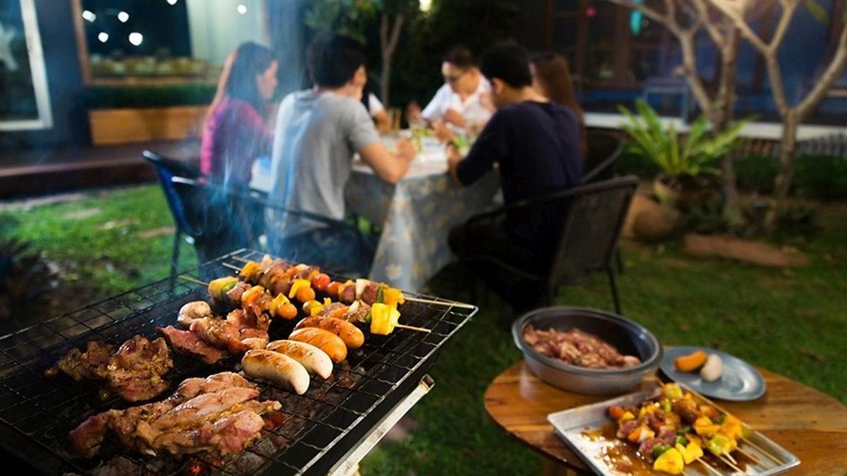 Un sfert dintre români asociază ziua de 1 Mai cu grătarele și socializarea 