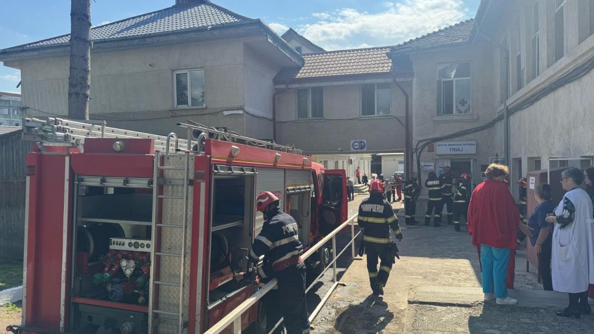 Incendiu la Spitalul CFR Pașcani. 80 de pacienți și angajați, evacuați