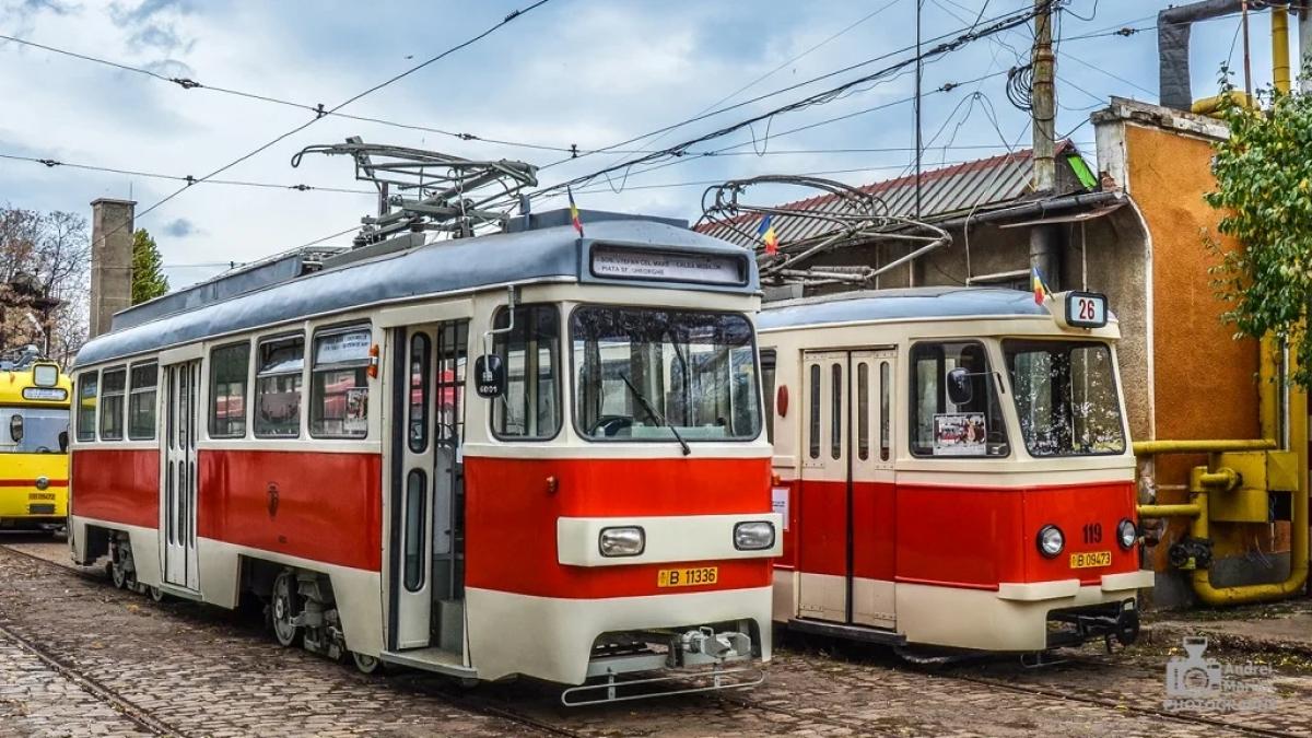 Sute de bucureșteni s-au plimbat cu tramvaiele istorice de 1 Mai