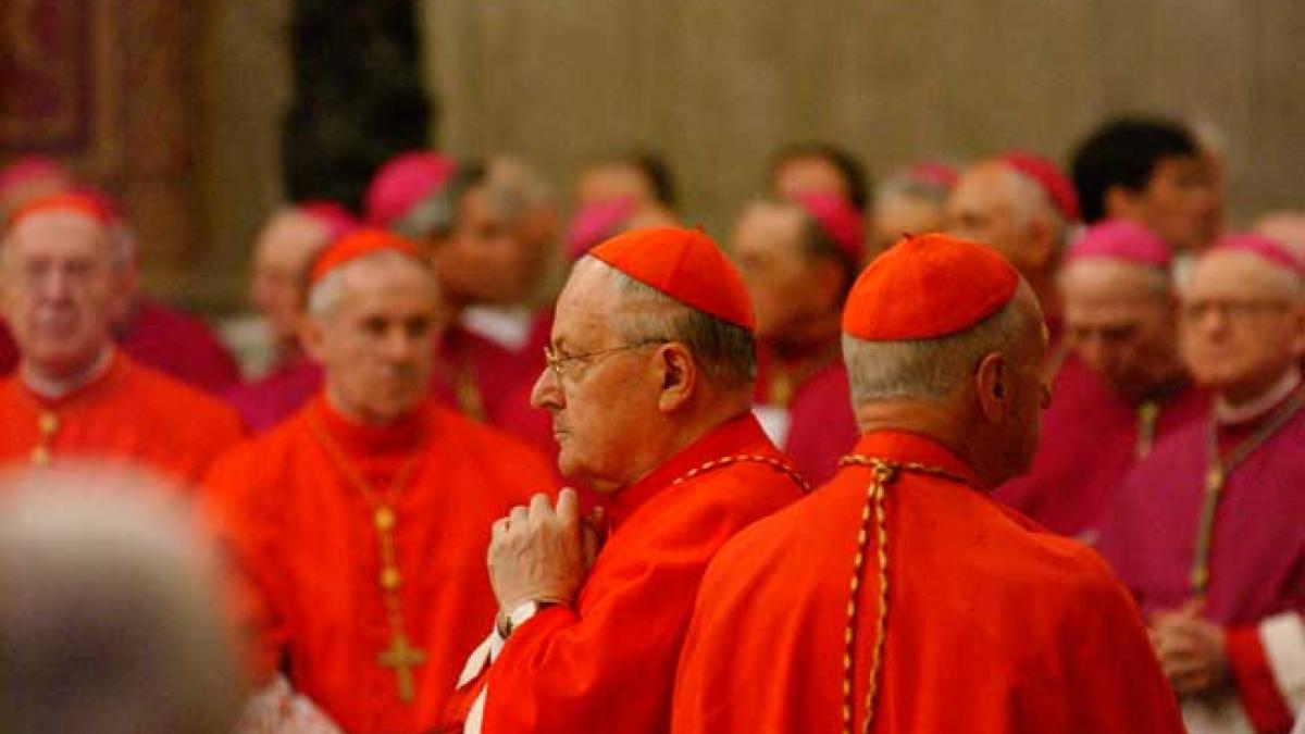 Cardinalii se reunesc pentru a face ultimele pregătiri înaintea conclavului