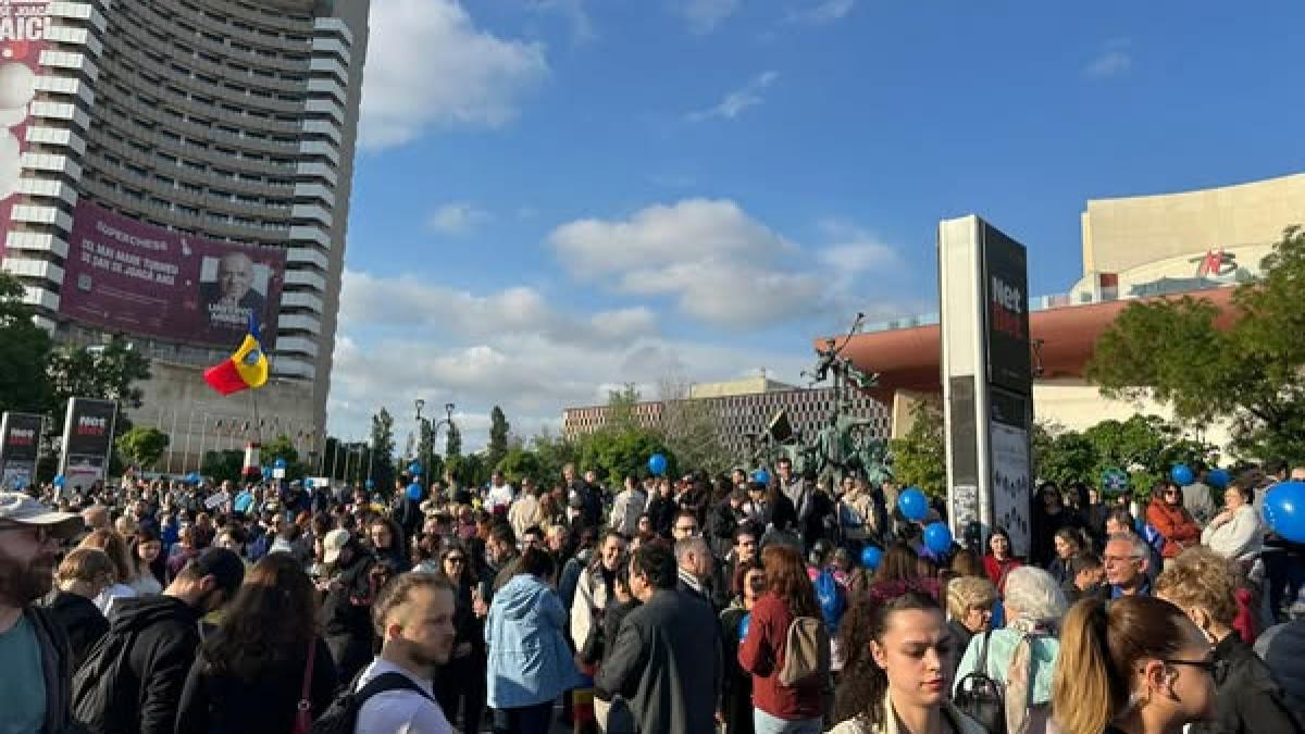 Manifestație pro-Europa în București. Sunt câteva mii de persoane