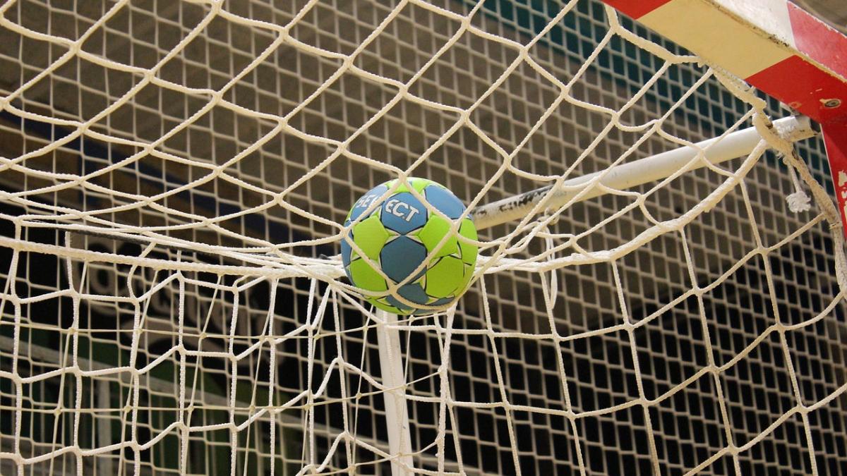 Semifinalele Cupei României la handbal: CSM București - Brăila și Rapid - Bistrița