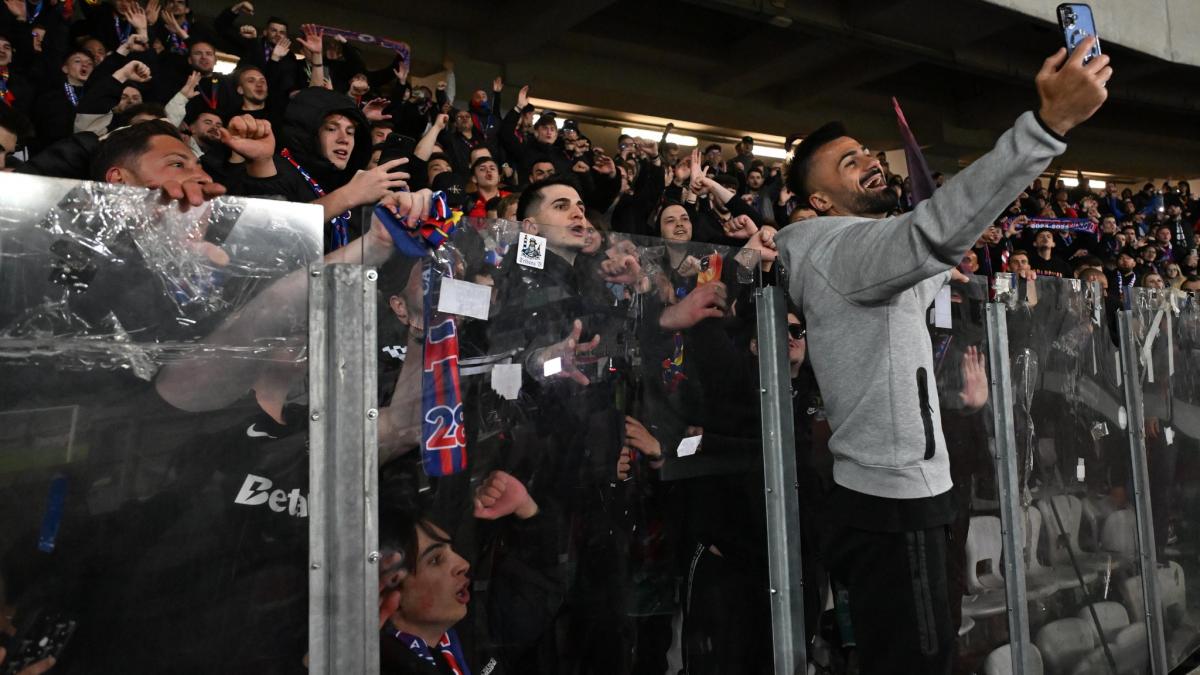 90 de suporteri ai FCSB și ai Universității Craiova, interziși la meciul de sâmbătă