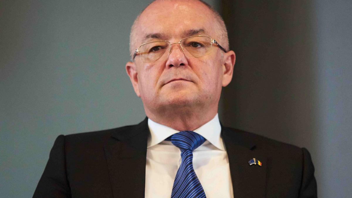 Ce spune Emil Boc despre viitorul premier: "Ora astrală este la președintele Nicușor Dan. El va pune stiloul pe hârtie"