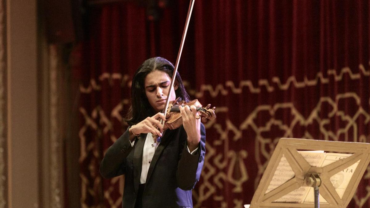 Violonistul Antonio Piculeață, noul ambasador cultural al României, se înscrie în campania „100 de tineri pentru dezvoltarea Românei” a Fundației Dan Voiculescu