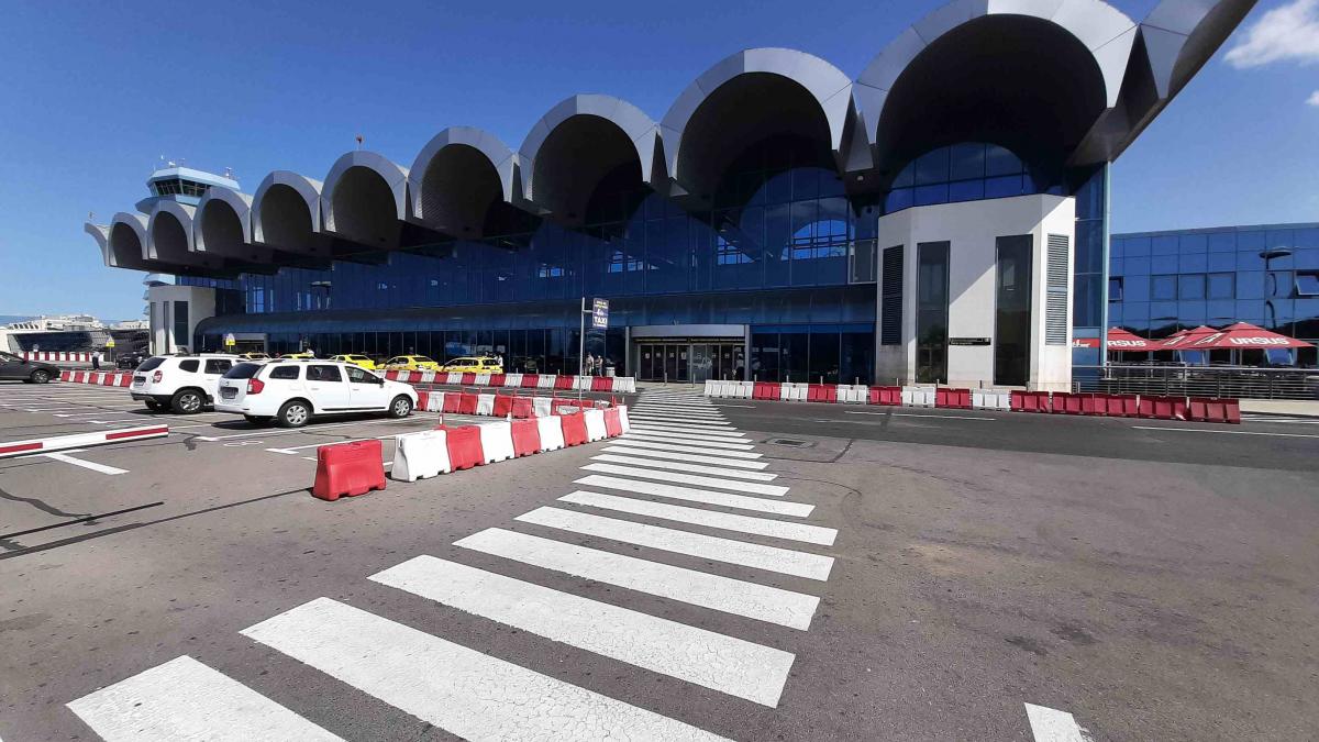 Iată cum zboară banii de la stat: membrii CA de la Otopeni și Băneasa iau 14.000 €/lună