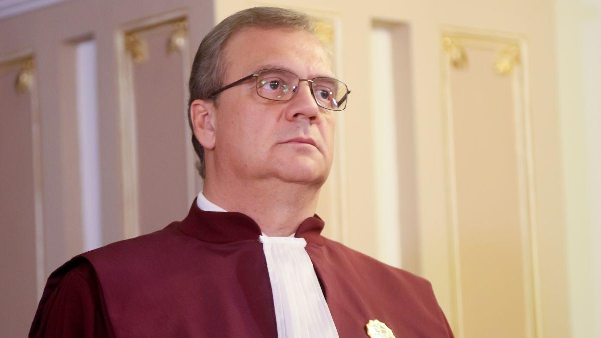 Mandatul judecătorului CCR Varga Attila expiră. Votul pentru numirea noului judecător în 25 iunie