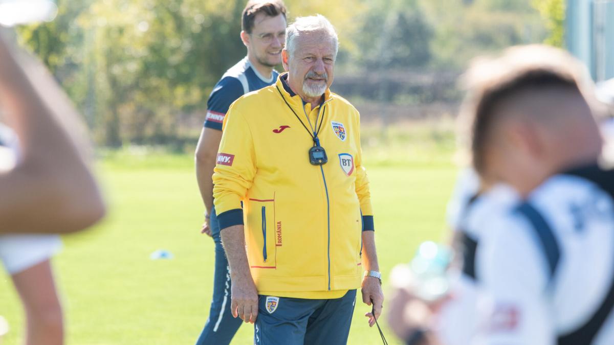 Selecționerul Naționalei de fotbal U19 a anunțat lotul final pentru Campionatul European