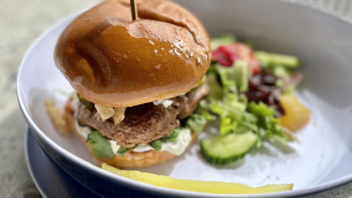 Cum faci acasă un Big Mac dietetic: rețetă sănătoasă, ideală pentru slăbit