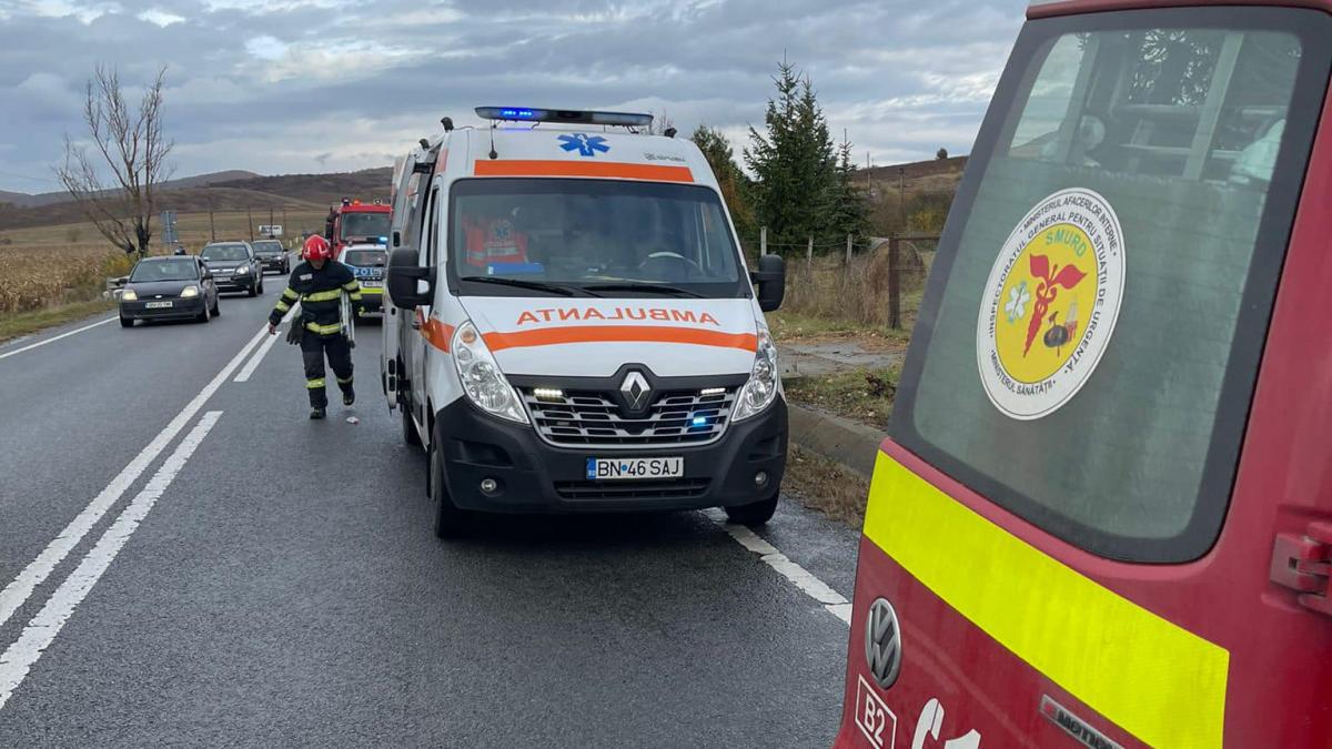 Accident cu 3 mașini în Prahova: 5 răniți duși la spital