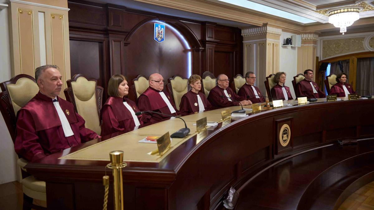 CCR: Niciunul dintre judecători aflați la final de mandat cu nu cerut vreo sumă de bani