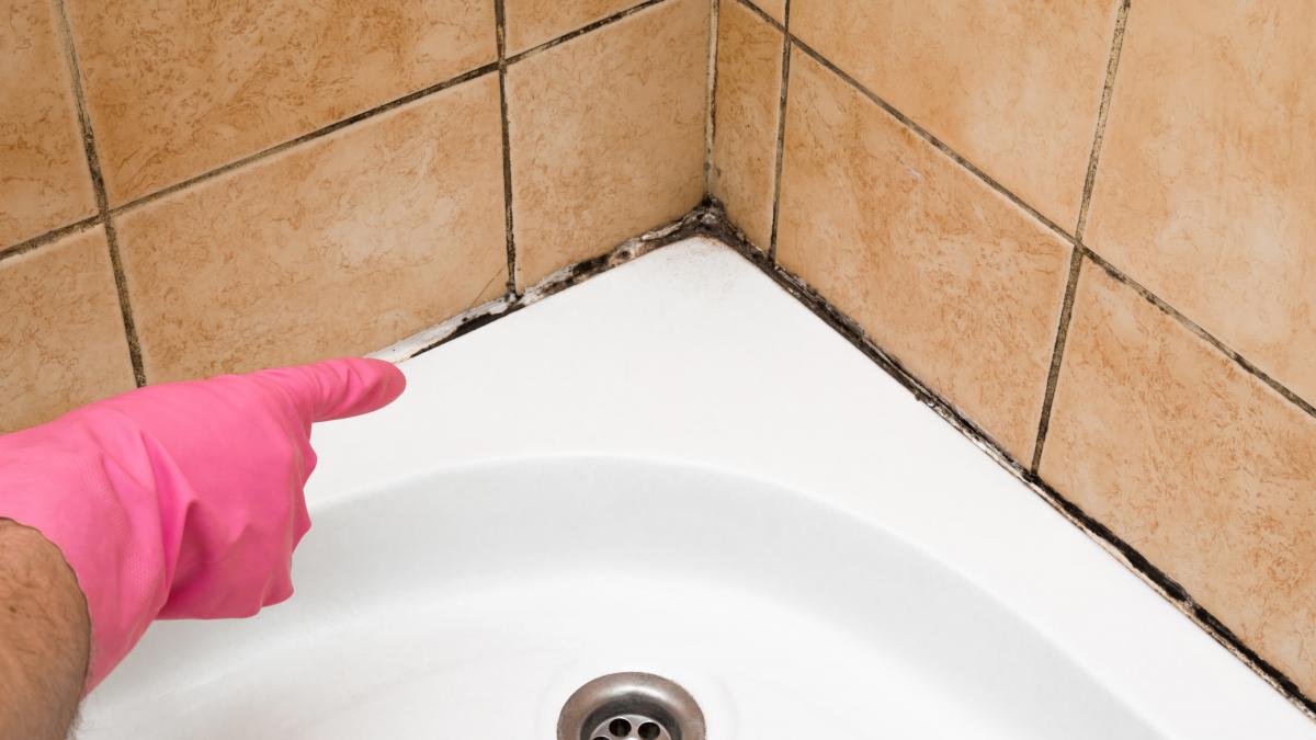 Soluția naturală care te ajută să scapi de mucegaiul din baie