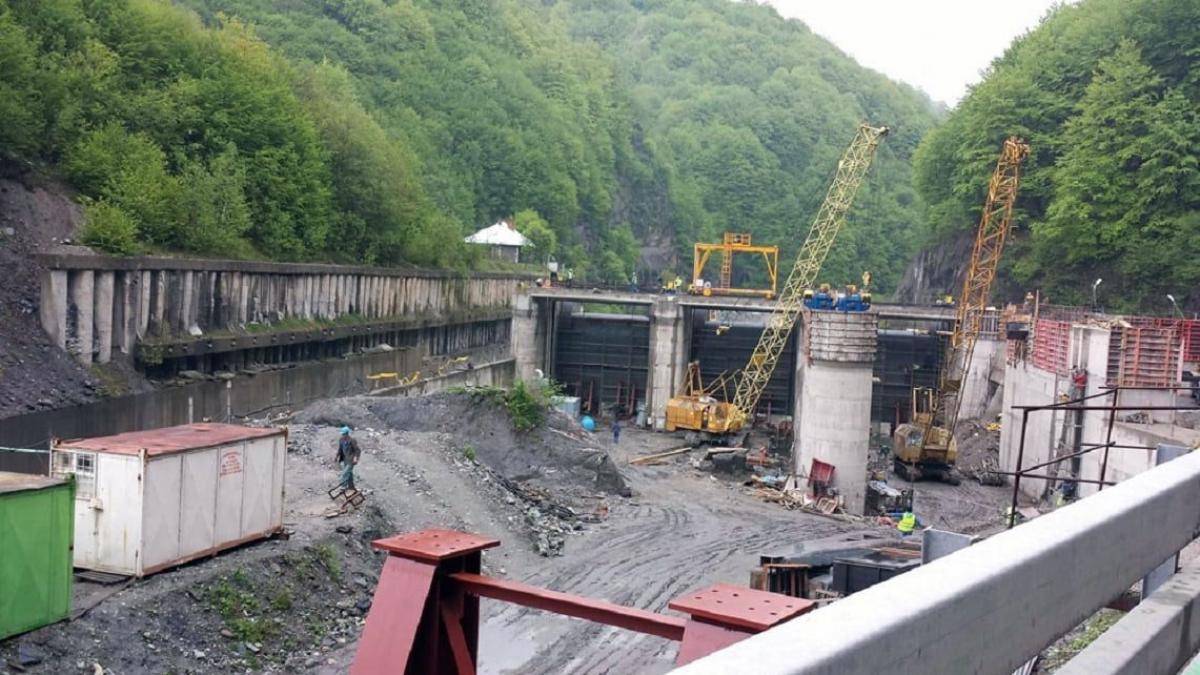 Bogdan Ivan: Amenajarea hidrotehnică de la Răstolița va furniza energie verde pentru 30.000 de case