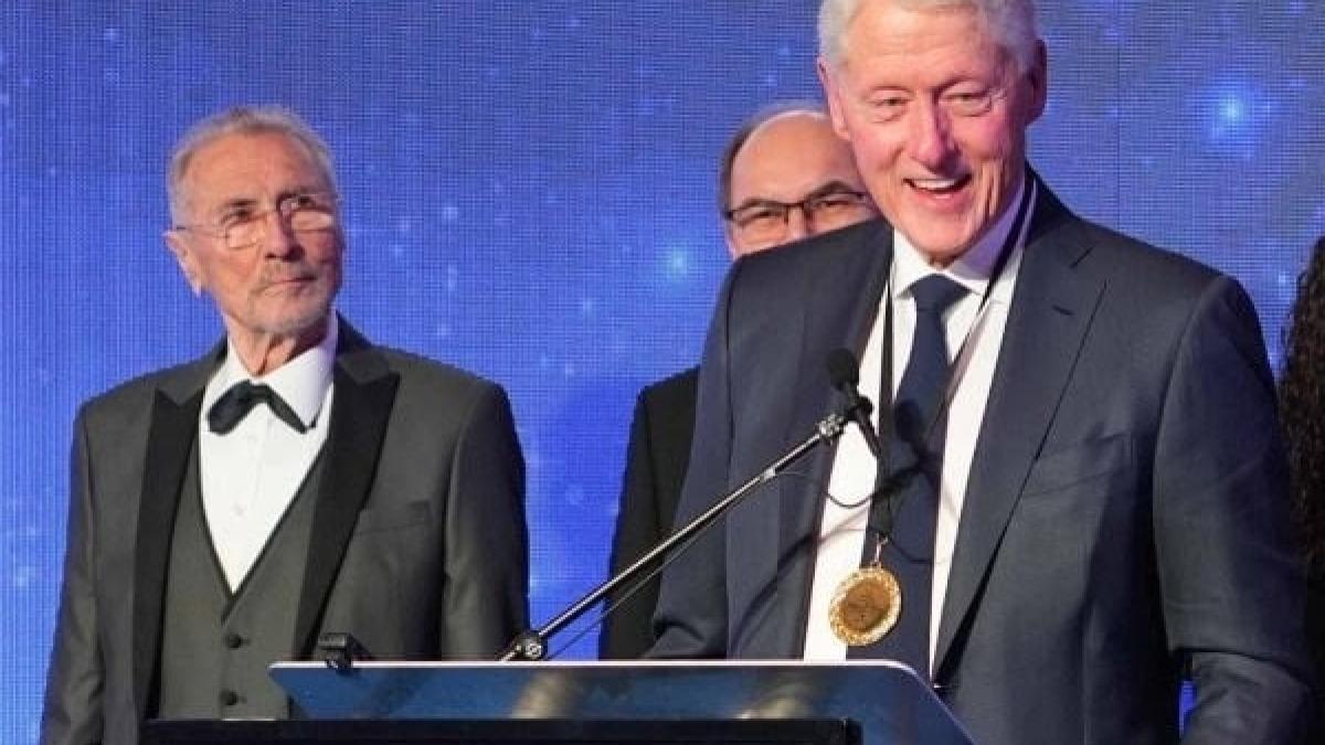 Bill Clinton evocă Parteneriatul Strategic România-SUA, lansat împreună cu Emil Constantinescu, într-o scrisoare trimisă la Institutul Levant