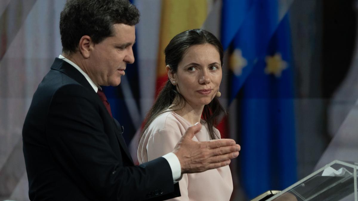 Prima vizită oficială a președintelui Nicușor Dan împreună cu Mirabela și cu copiii