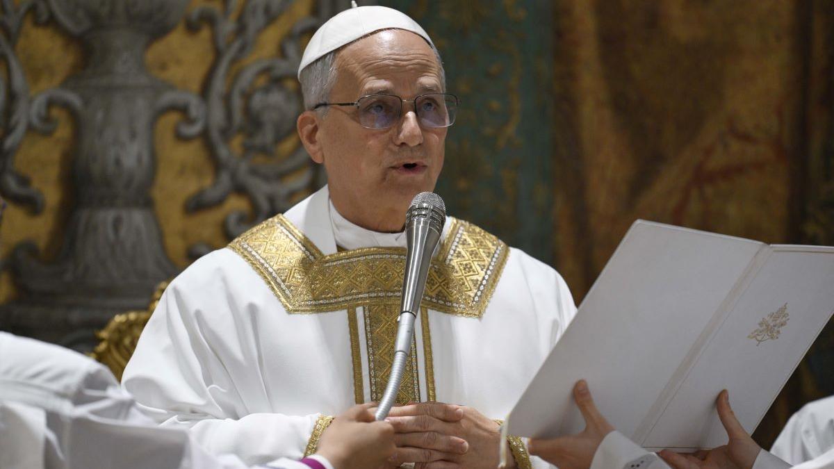 Papa Leon al XIV-lea critică ferm noua cursă a înarmărilor şi lipsa de măsuri în privinţa crizei climatice