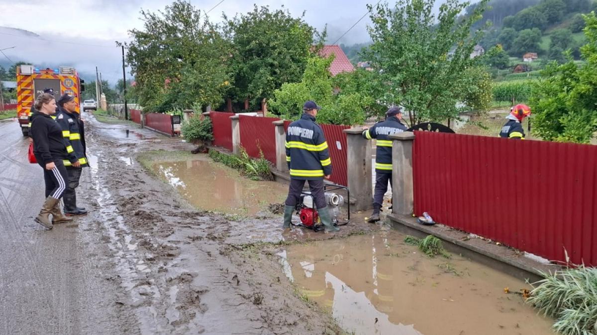 25 de localități din 9 județe afectate de ploi, viituri și vânt puternic