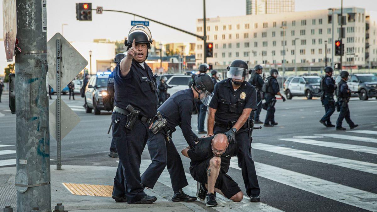 O instanță din SUA menține interdicția privind profilarea rasială în Los Angeles