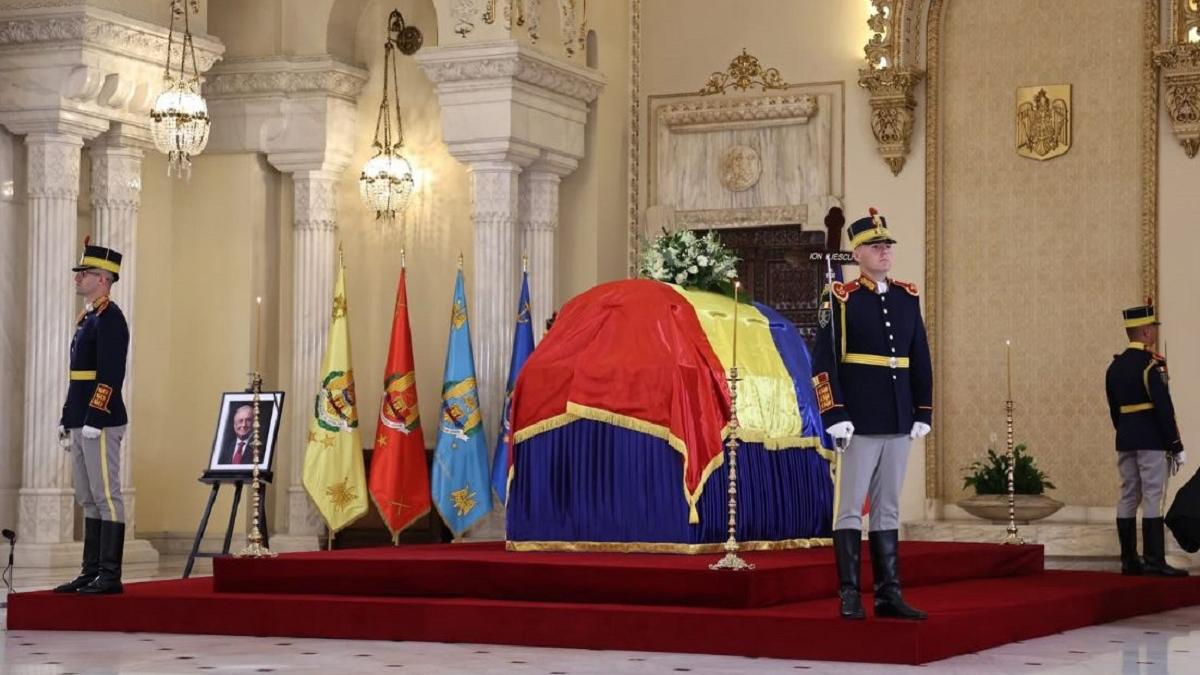 sicriul trupul neinsufletit ion iliescu parasit spitalul