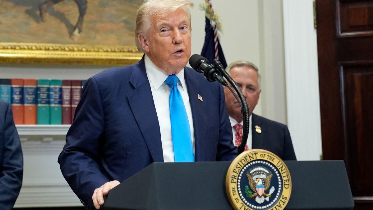 Tarifele stabilite de Trump pentru Elveția, primite cu stupoare. Ce efecte sunt pentru leul românesc