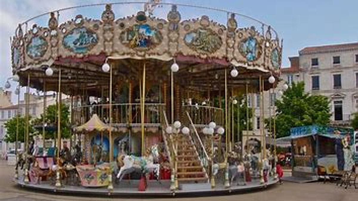 Un carusel s-a prăbușit într-un parc de distracții din Moldova: 7 copii au fost răniți