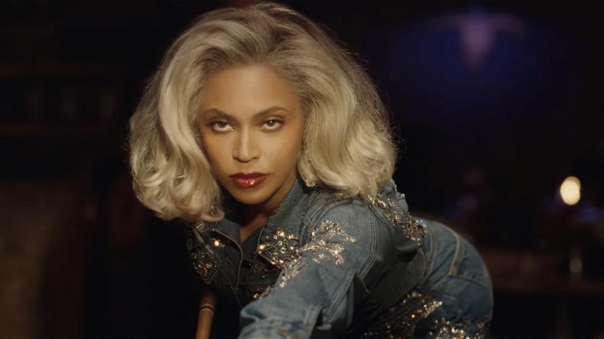 Beyoncé câștigă primul Emmy pentru show-ul „Beyonce Bowl”