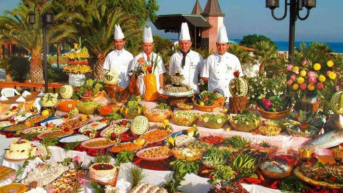 Ambasadorul Turciei dezminte știrile false despre eliminarea ofertelor „all inclusive”