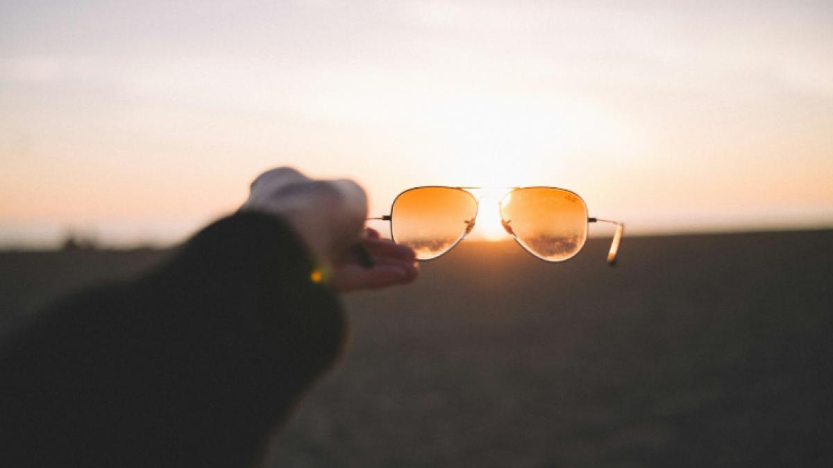 De la Aviator la Wayfarer: Istoria celor mai populare modele de ochelari de soare