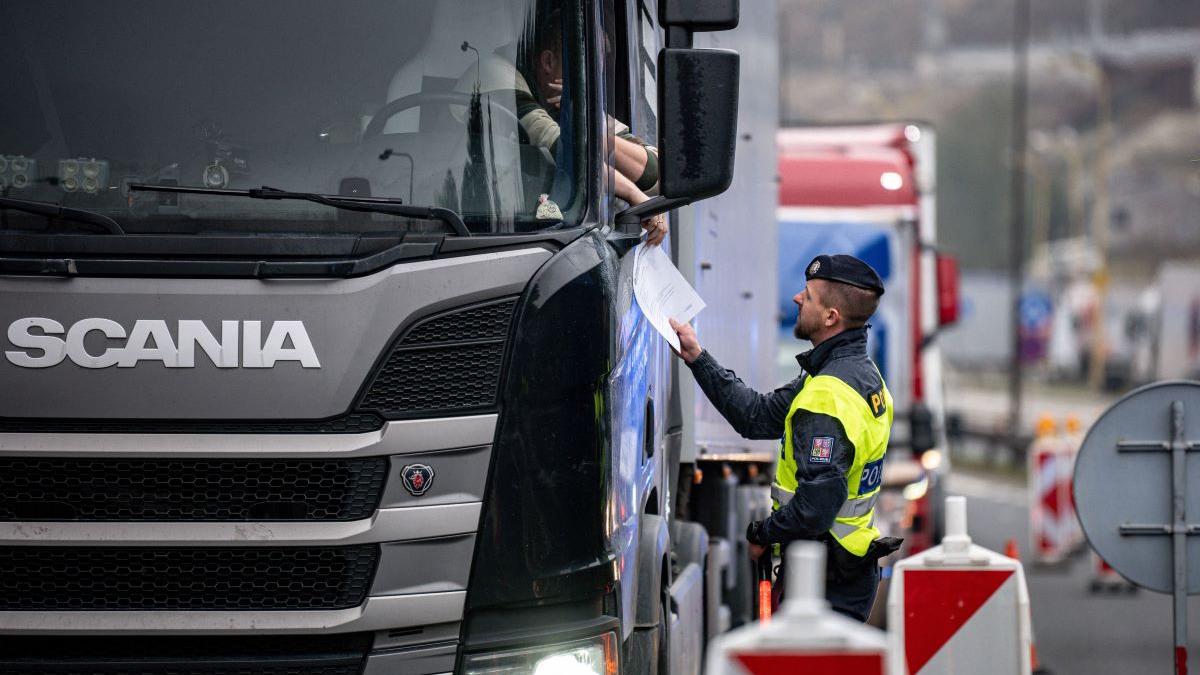 Restricții de circulație pentru camioane pe teritoriul Ungariei