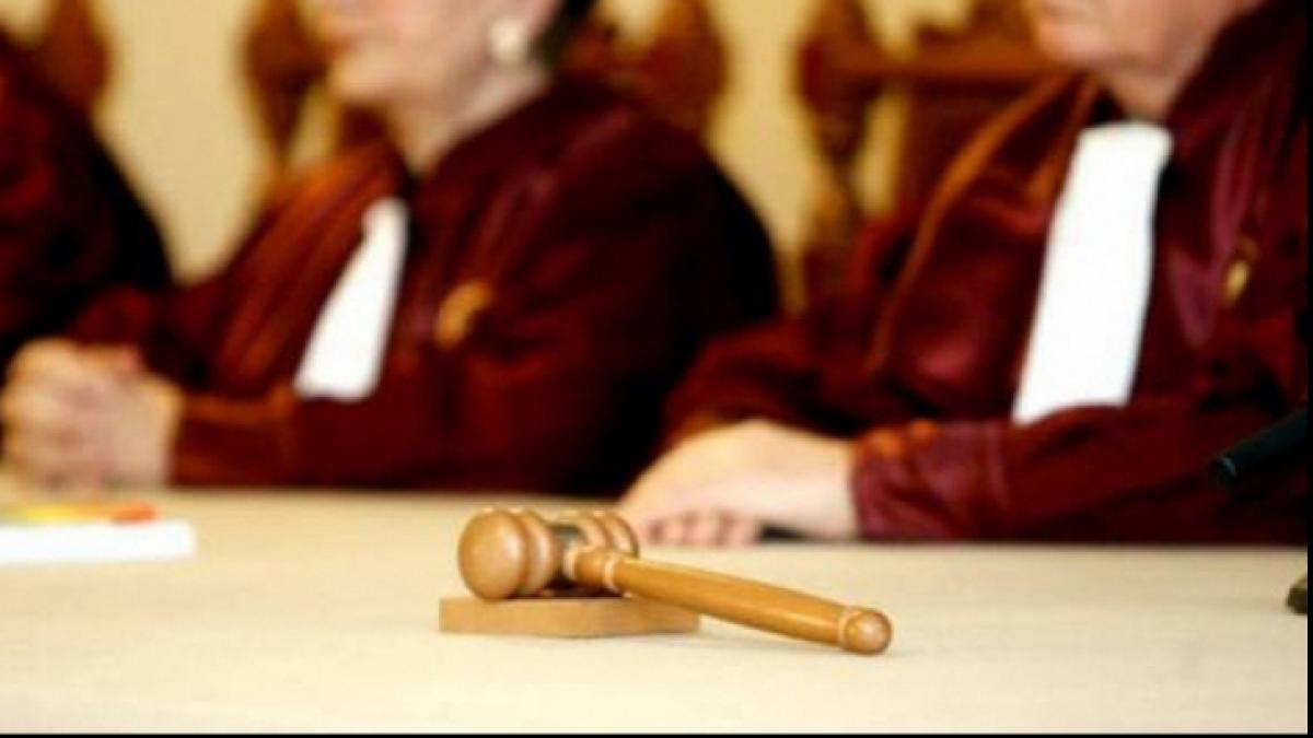 Instanțele din România, paralizate de protestul magistraților. Vor menținerea pensiilor speciale și retragerea din activitate la 48 de ani