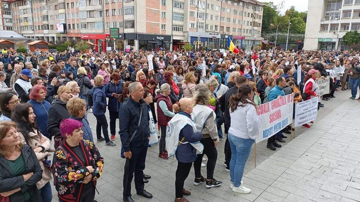 Reducerea cu 40% a posturilor din administrația locală ar afecta peste 13.000 de angajați: Prahova, Argeș și Suceava în topul județelor vizate
