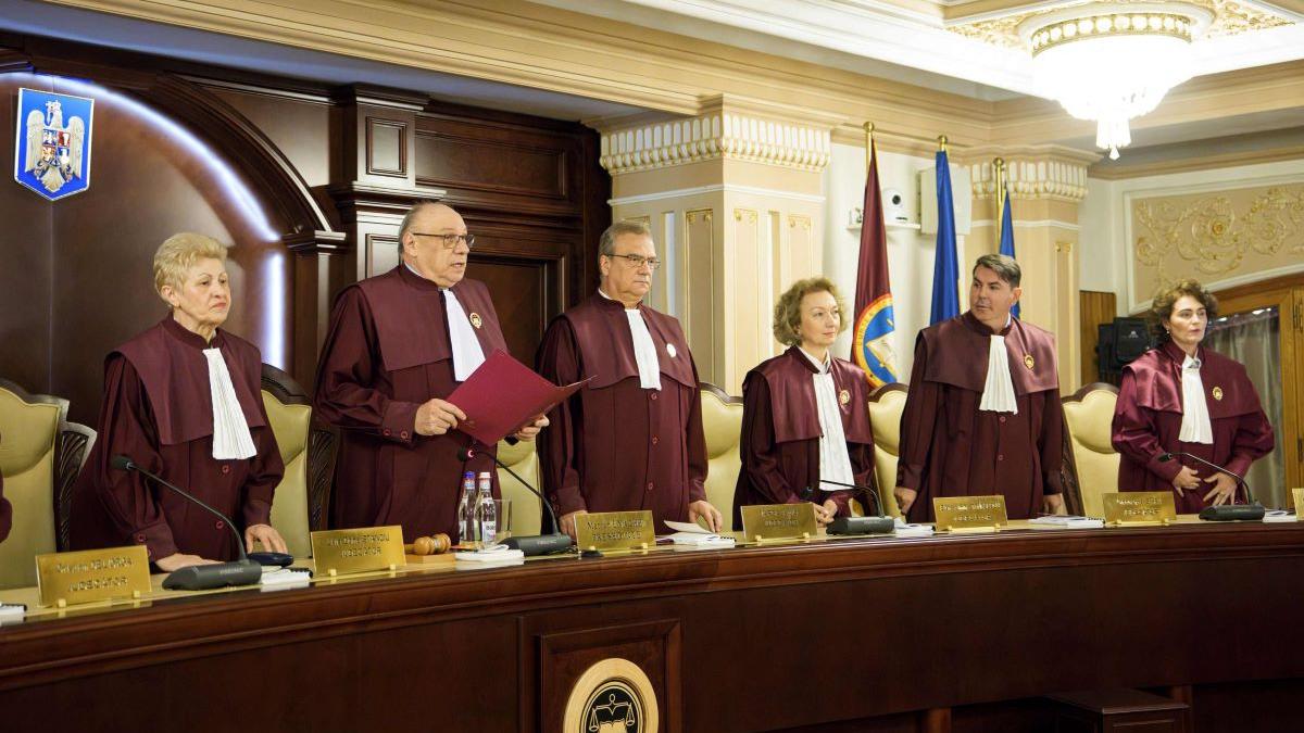 CCR va dezbate în 24 septembrie sesizarea ICCJ cu privire la legea care modifică regimul pensiilor