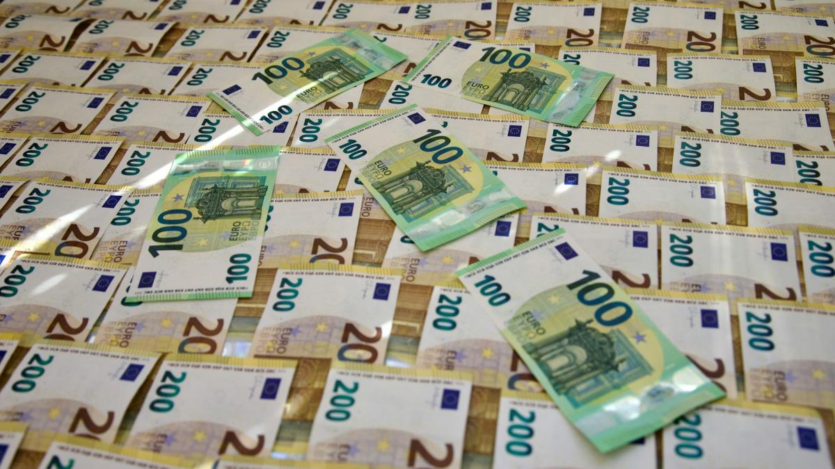 ANAF putea acoperi deficitul bugetar cu jumătate din sumele neîncasate de la marii datornici