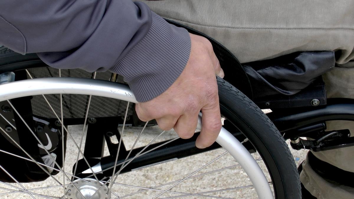 Sprijin financiar și locuri de muncă adaptate pentru persoanele cu dizabilități