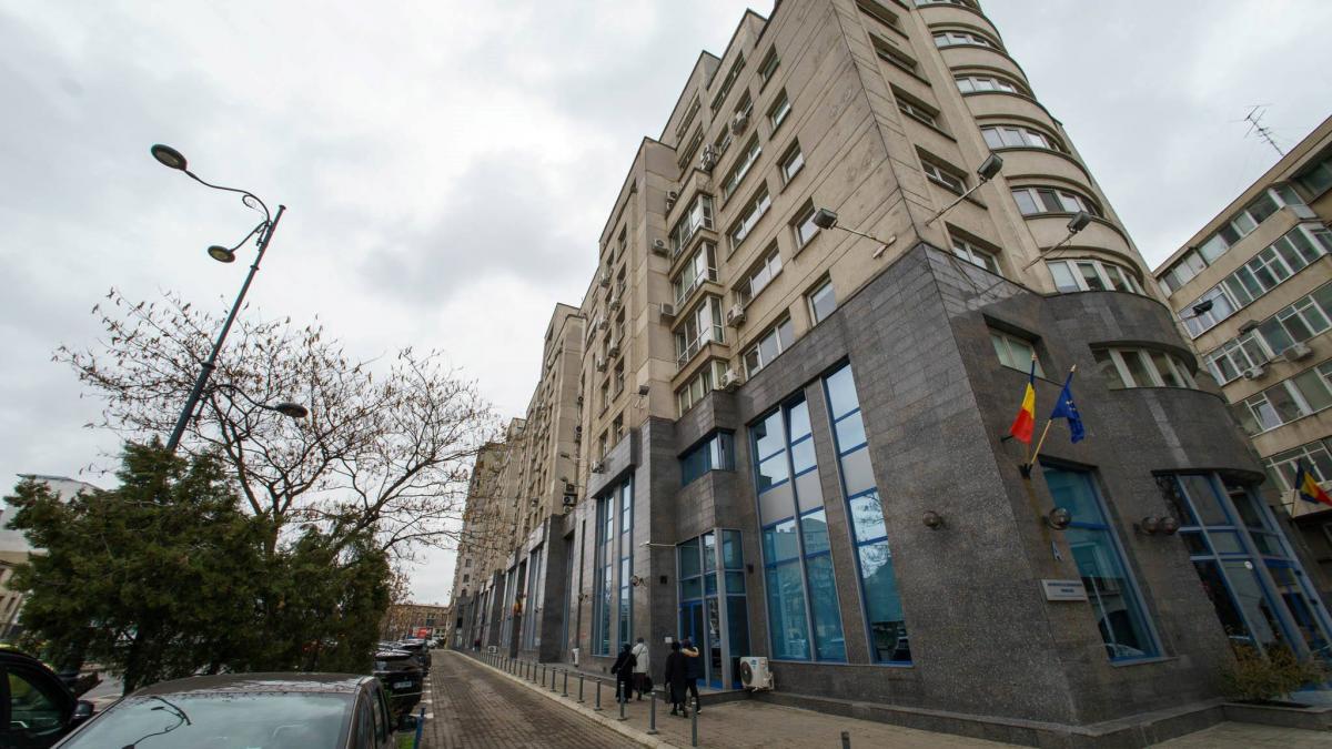 ASF cheltuie 17.600 de euro pe lună, pentru curățenie în sediul central