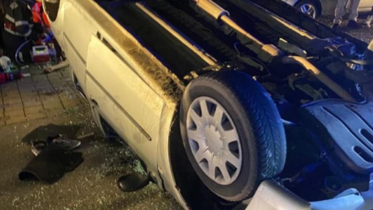 Un tânăr de 22 de ani a murit, iar alți 3 au ajuns în spital, după un accident teribil în județul Neamț  