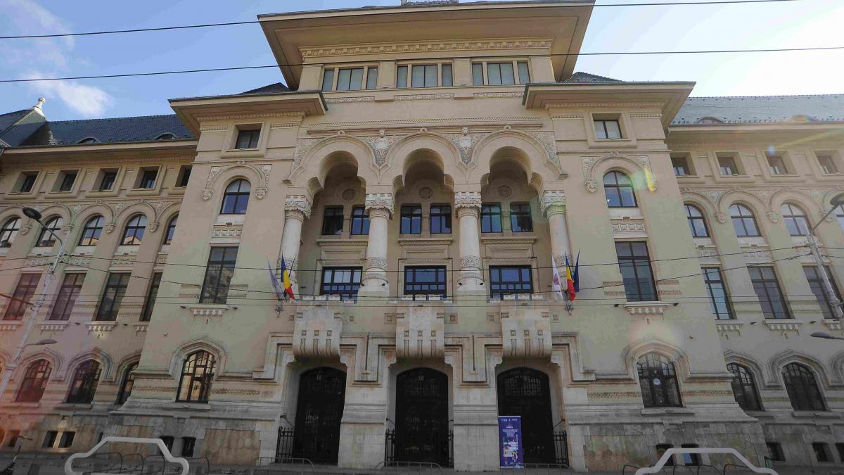 Explozia din Rahova. Comitetul pentru Situaţii de Urgenţă a decis ce va face cu blocul afectat  