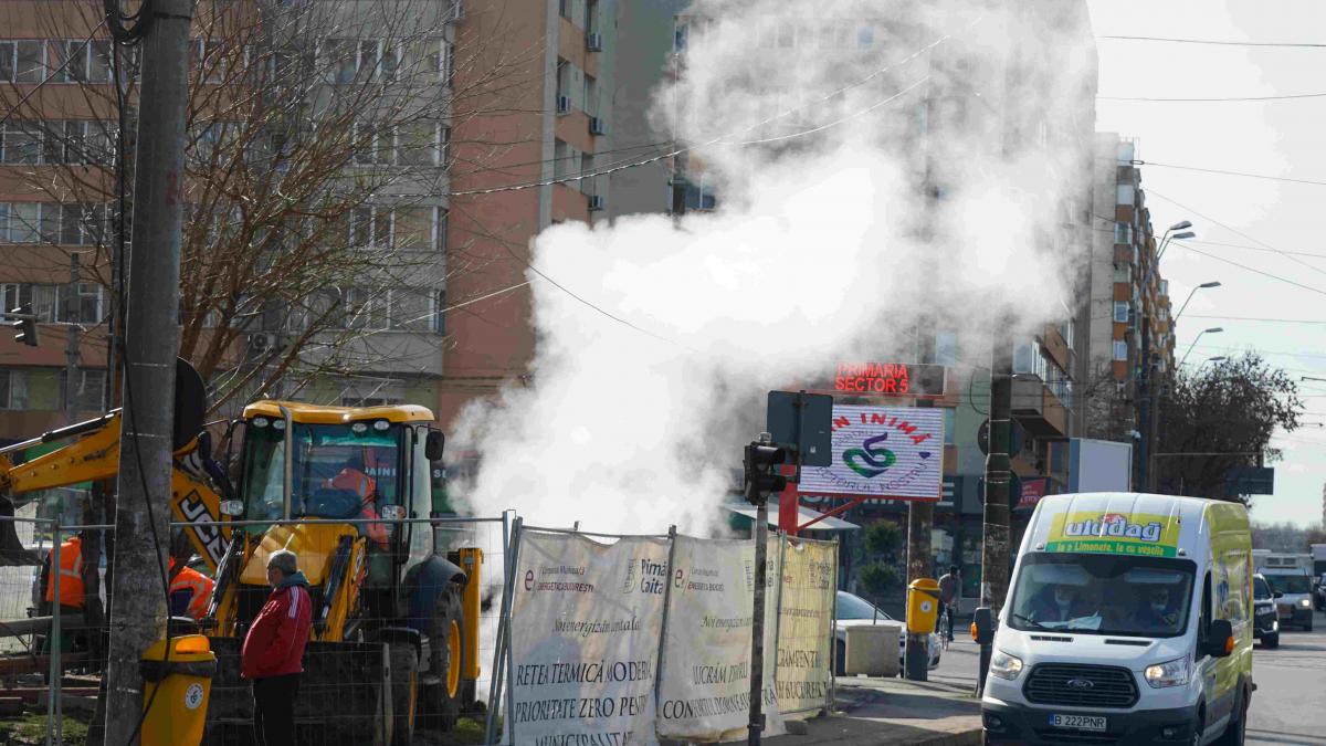 Pierderile de apă fierbinte în rețeaua de termoficare a Bucureștiului se apropie de 2.400 tone/oră