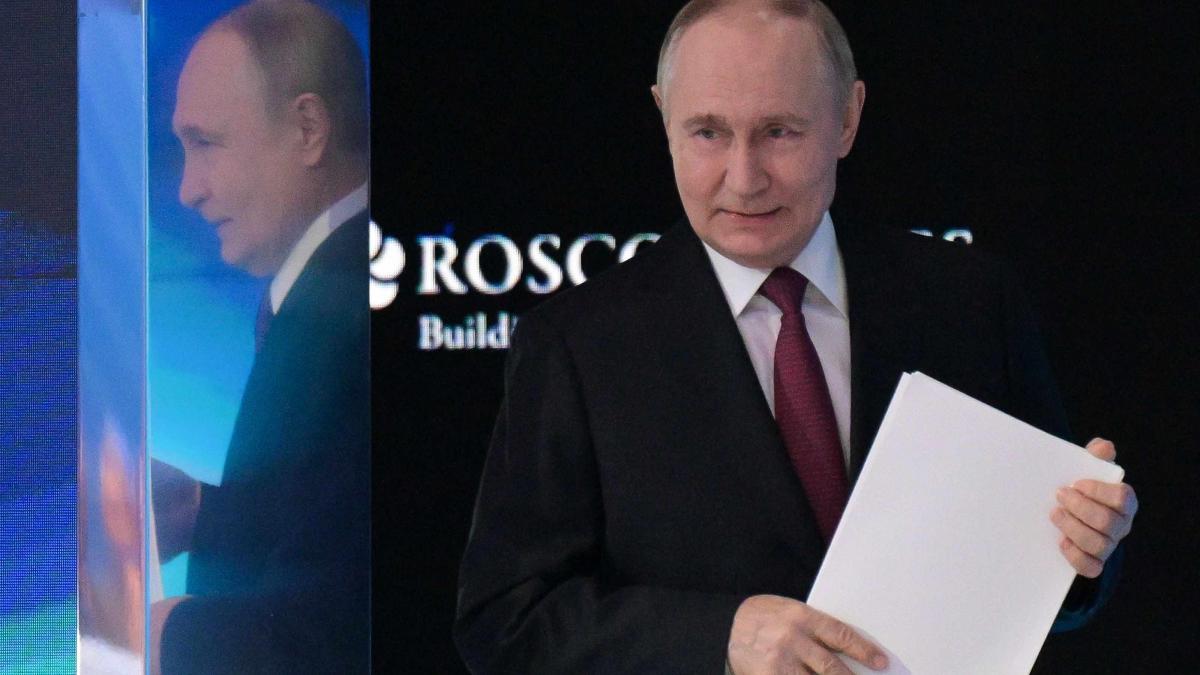 Szorul a hurok a Kreml körül: Trump szankciói és Putyin összeesküvés-elmélete