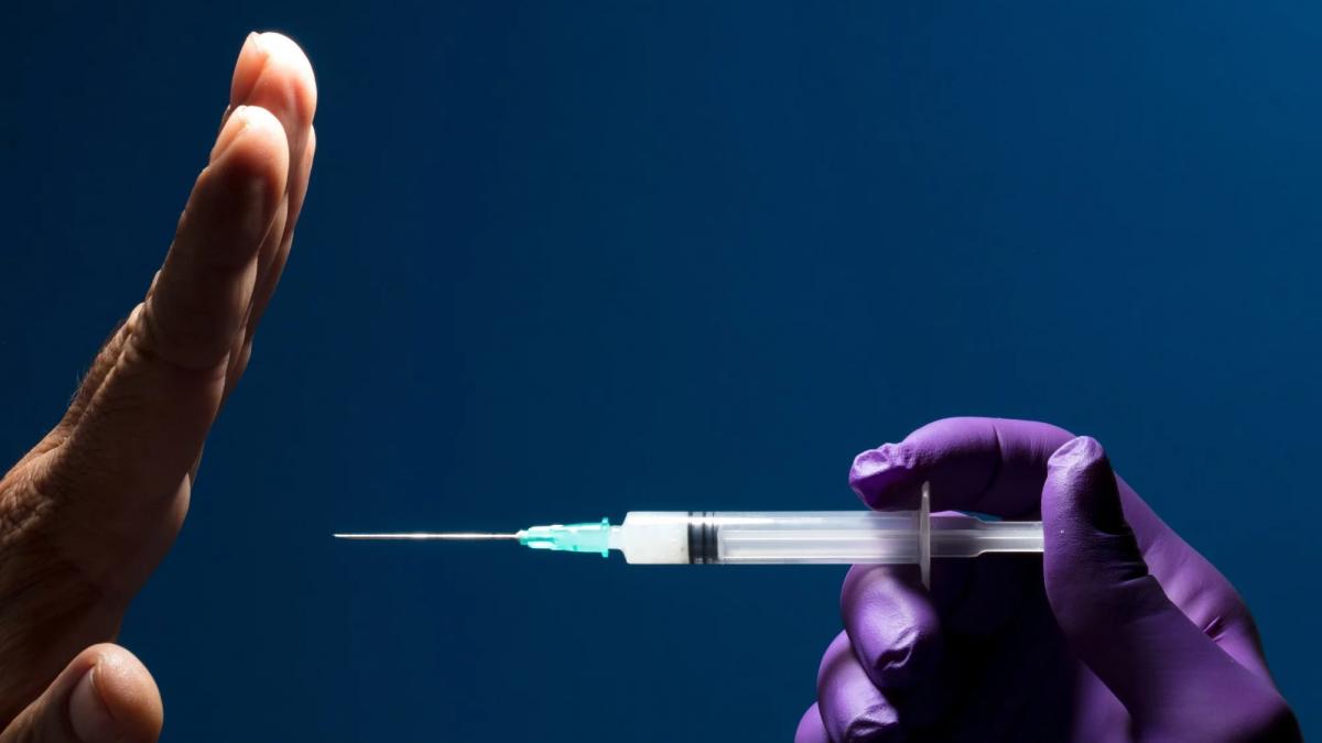 Medicii antivacciniști, suspendați și apoi scoși din profesie, dacă recidivează. Proiect PSD, USR, AUR