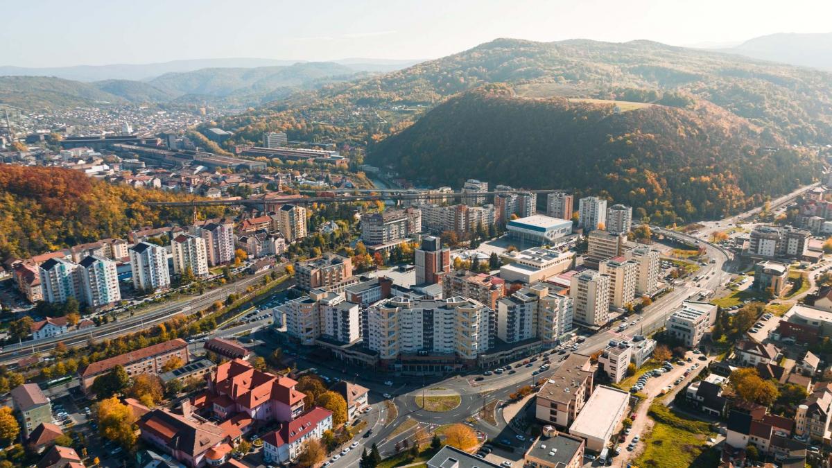 Peisajul urban al României se schimbă: 55% dintre orașe nu mai îndeplinesc criteriul demografic