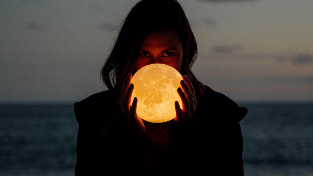 Luna plină din Taur, 5 noiembrie 2025: Încredere și optimism pentru toate zodiile