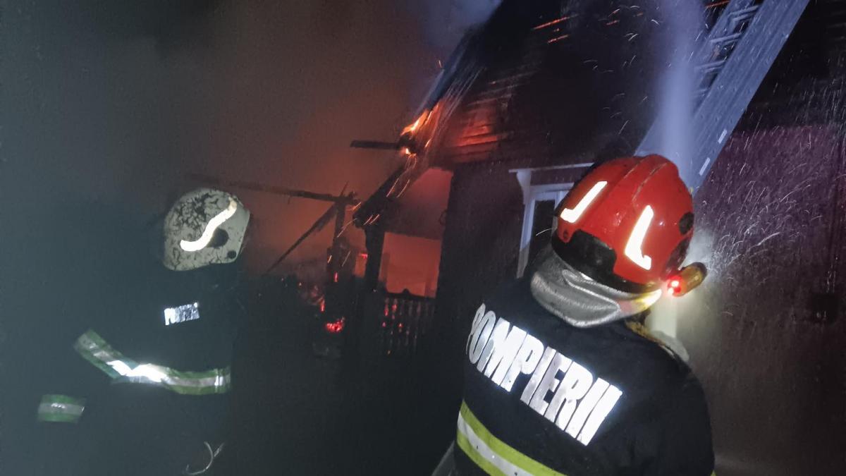Tragedie la o pensiune din Suceava: o persoană a murit într-un incendiu puternic
