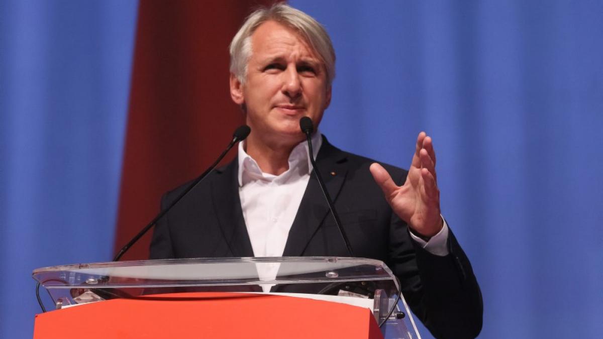 Un candidat la Primăria Capitalei propune o taxă universală de 1 leu pentru parcare