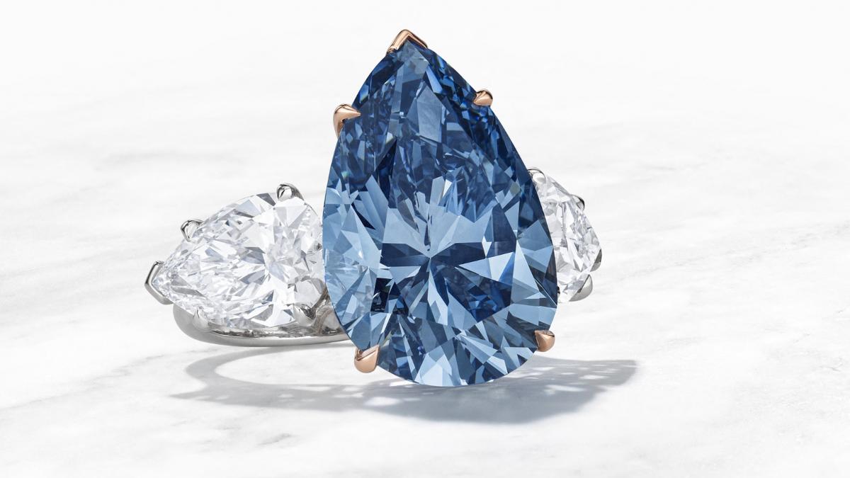 Un diamant albastru, vândut pentru peste 25 de milioane de dolari la Geneva
