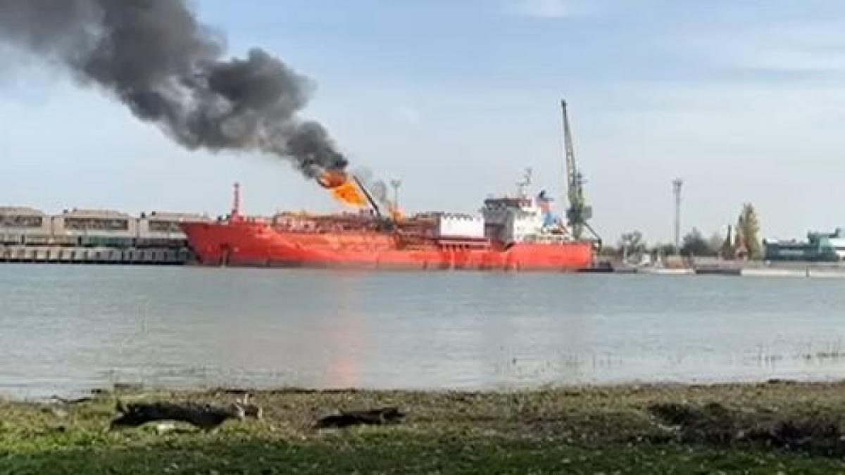 nava transporta gpl lovita drona dunare localitate din romania evacuata
