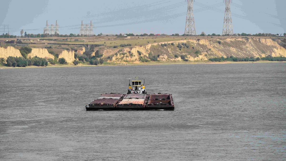 Adâncirea șenalului navigabil: 170 milioane euro, pentru săpat Dunărea