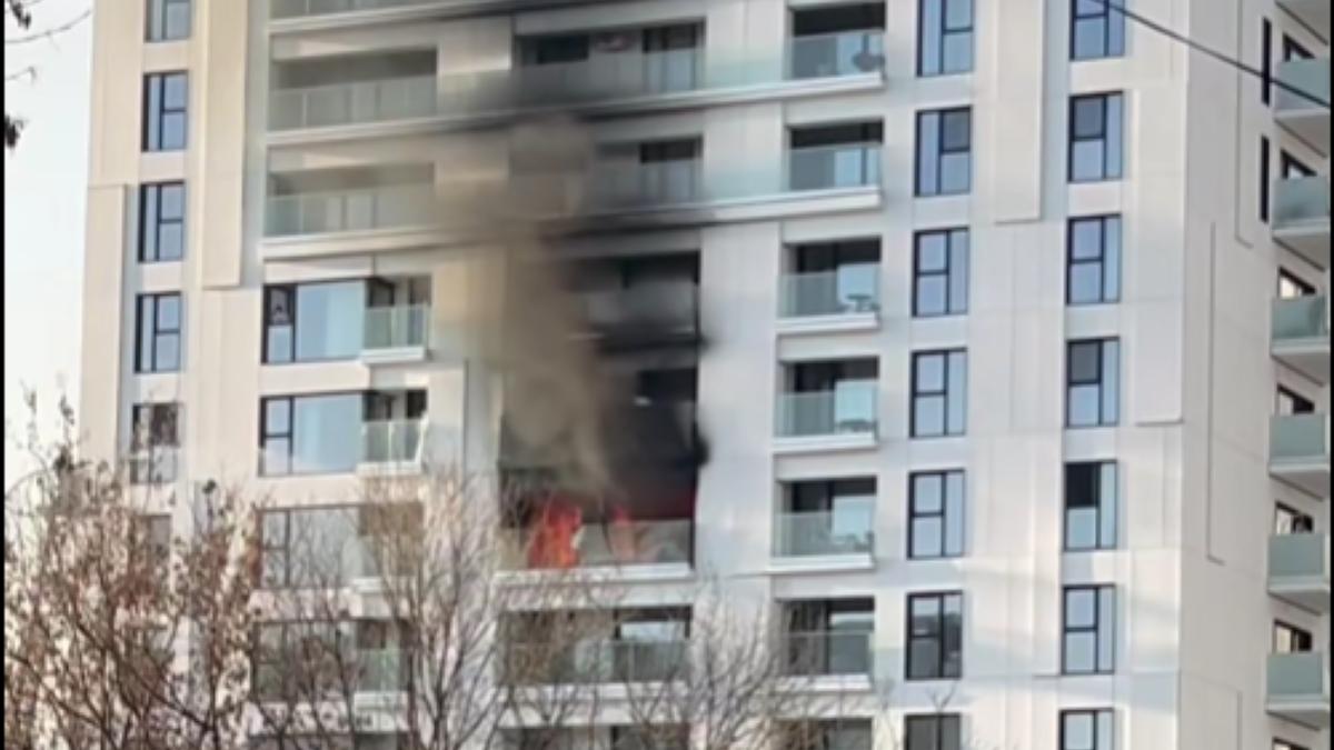Incendiu cu degajări mari de fum la un apartament din sectorul 5, București