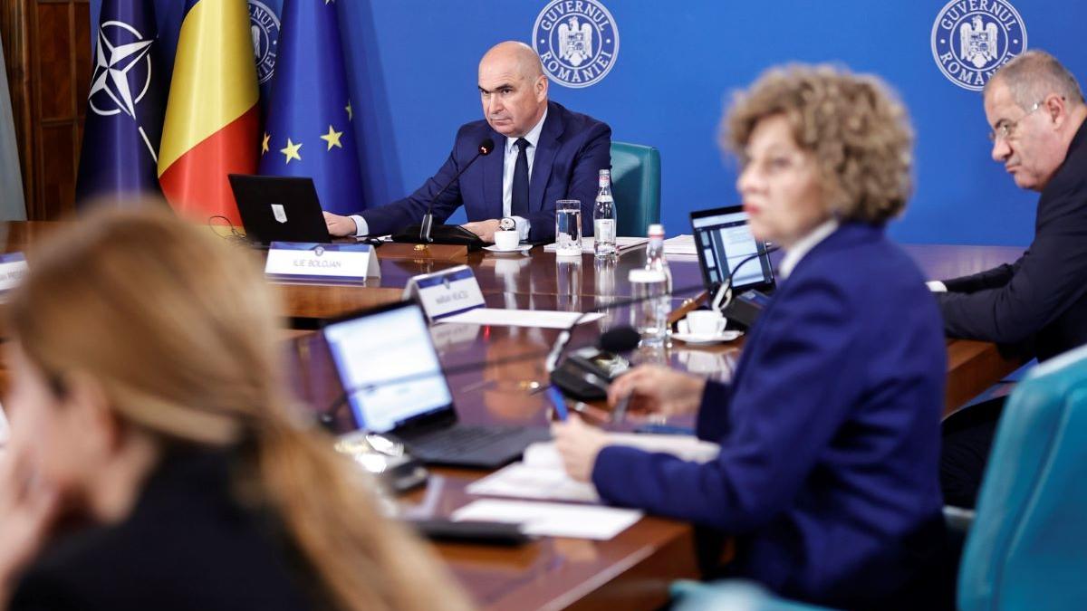 USR, PNL și Serviciile vor patrona afacerile cu armament ale României, pe bani europeni