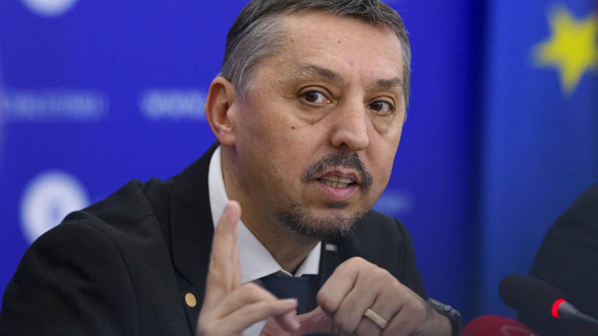 Interdicția cumulului pensie-salariu va avea impact și în învățământ? Ce spune ministrul David